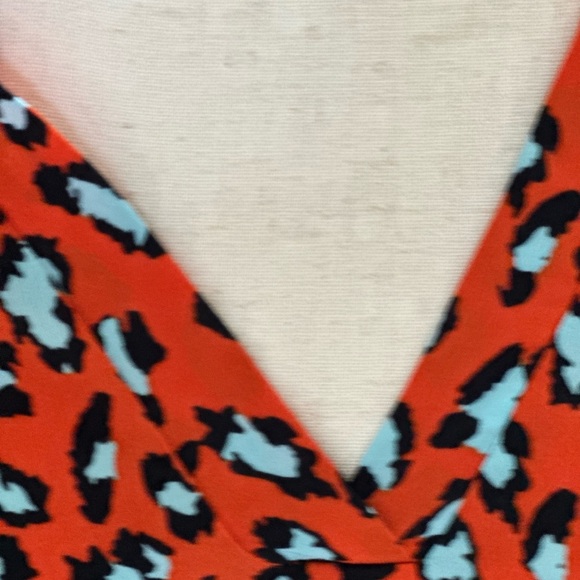 Gorgeous bubble sleeve v-neck tunic blouse - Picture 11 of 15